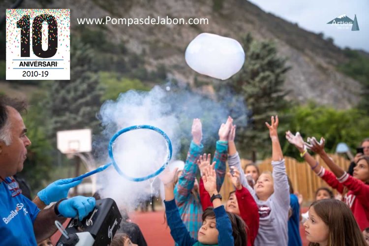 Espectáculos con pompas de jabón gigantes en badalona