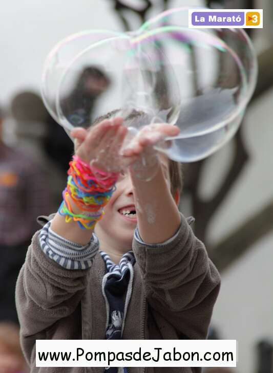 Burbujas de jabón solidarias con asociaciones sin animo de lucro 2010