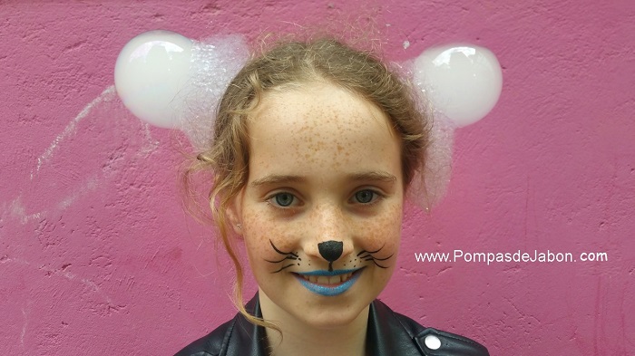 Niños con peinados con espuma de burbujas